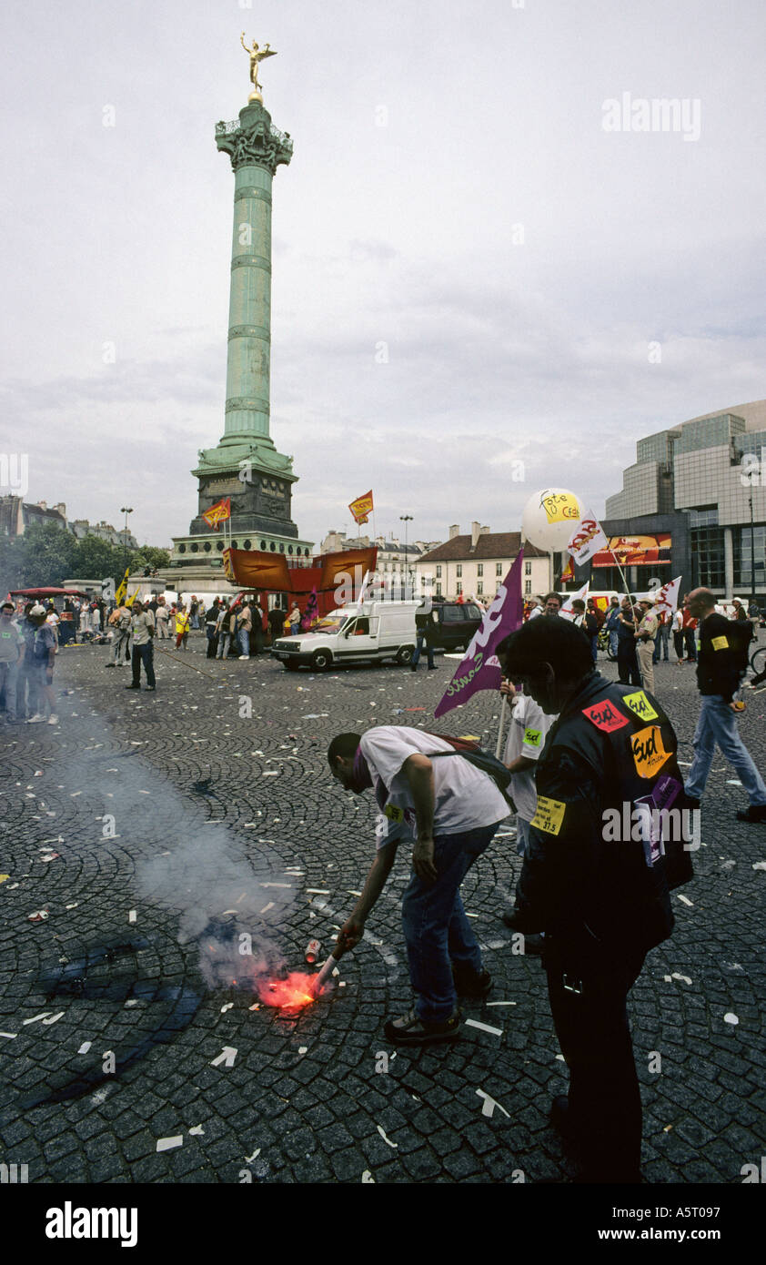 Riots square hi-res stock photography and images - Alamy