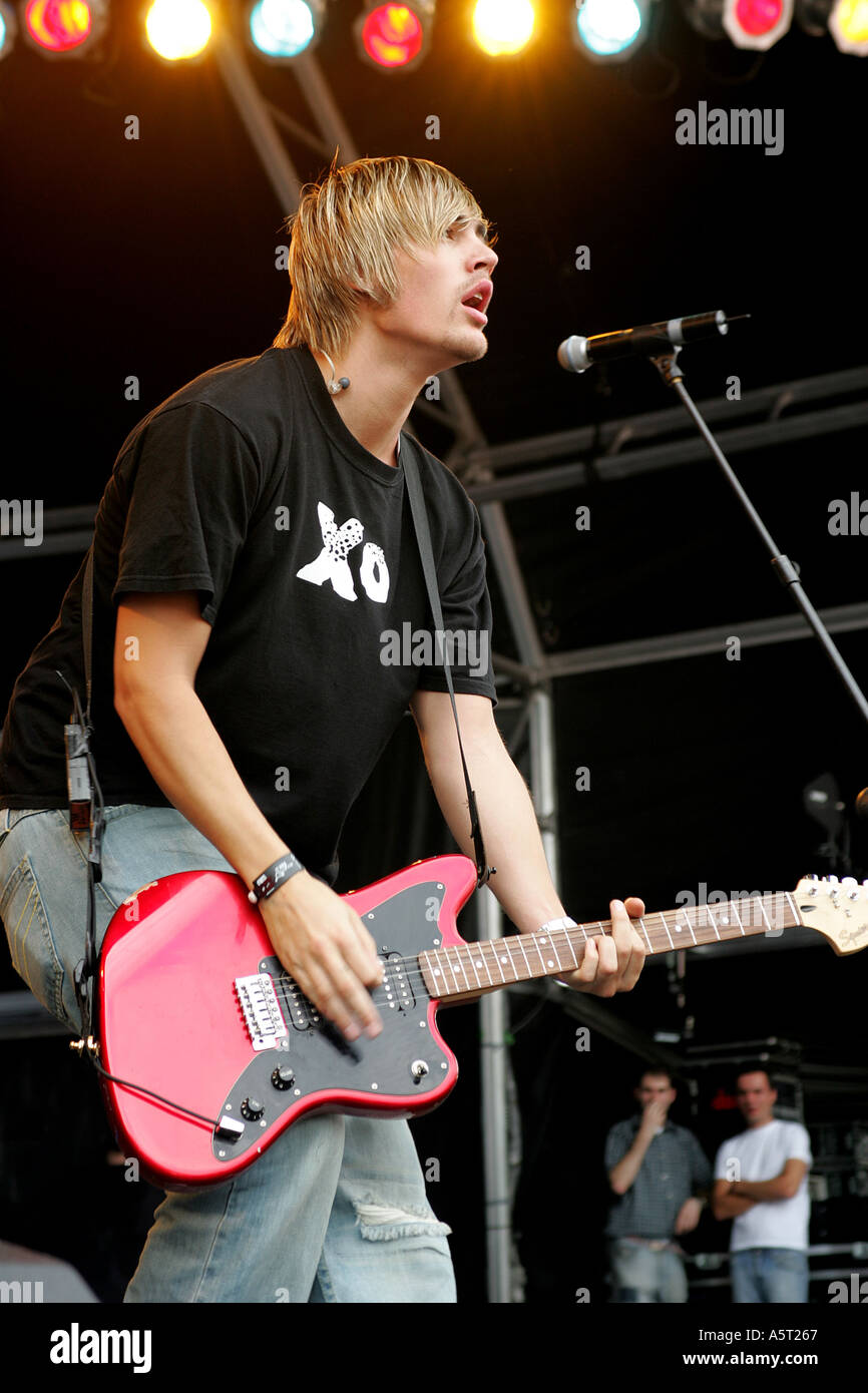 Busted Live in Oxford UK 31 08 03 Party In The Park Fox Fm Stock Photo