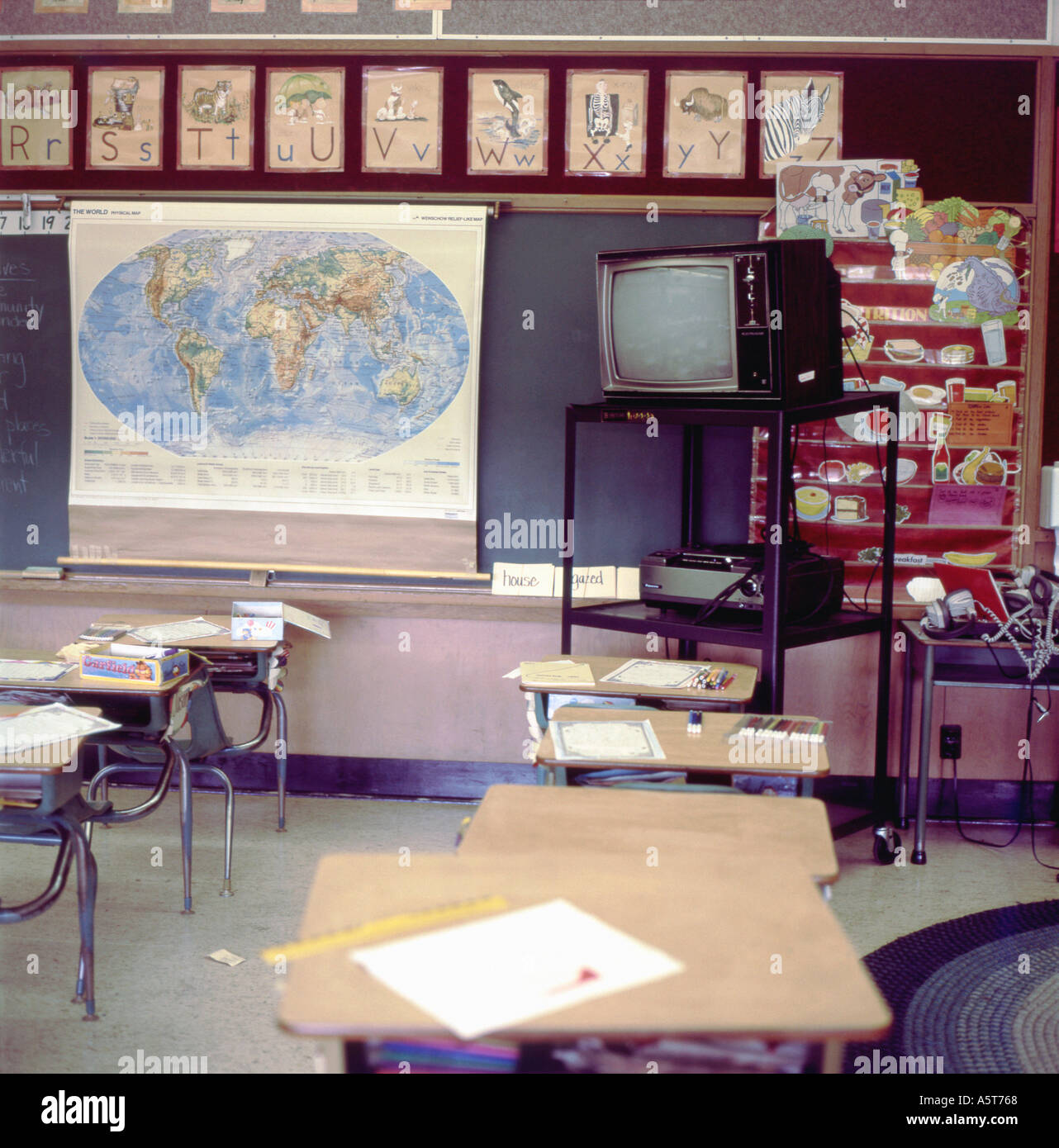 Classroom desks 1980s hires stock photography and images Alamy