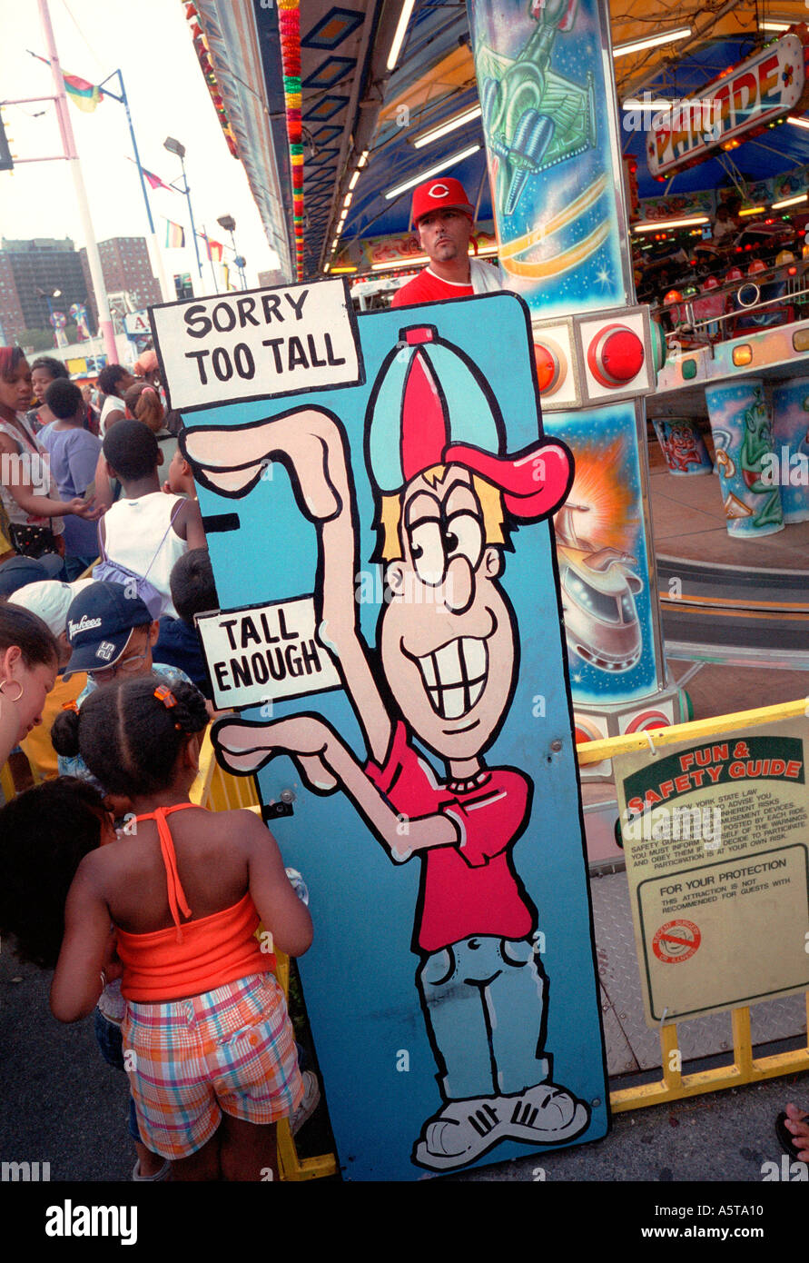 Measure height amusement hires stock photography and images Alamy