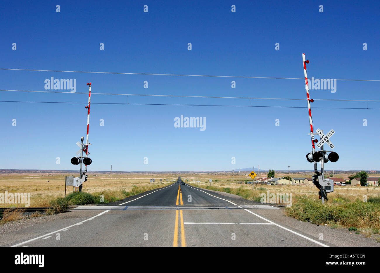 US ARIZONA Railroad Crossing PHOTO GERRIT DE HEUS Stock Photo - Alamy