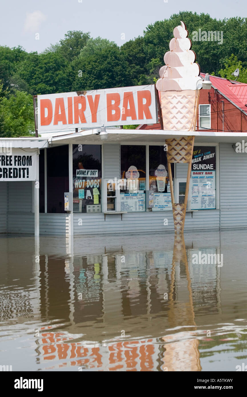Flooding of Mohawk River Erie Canal June 2006 Fonda New York Stock Photo Alamy