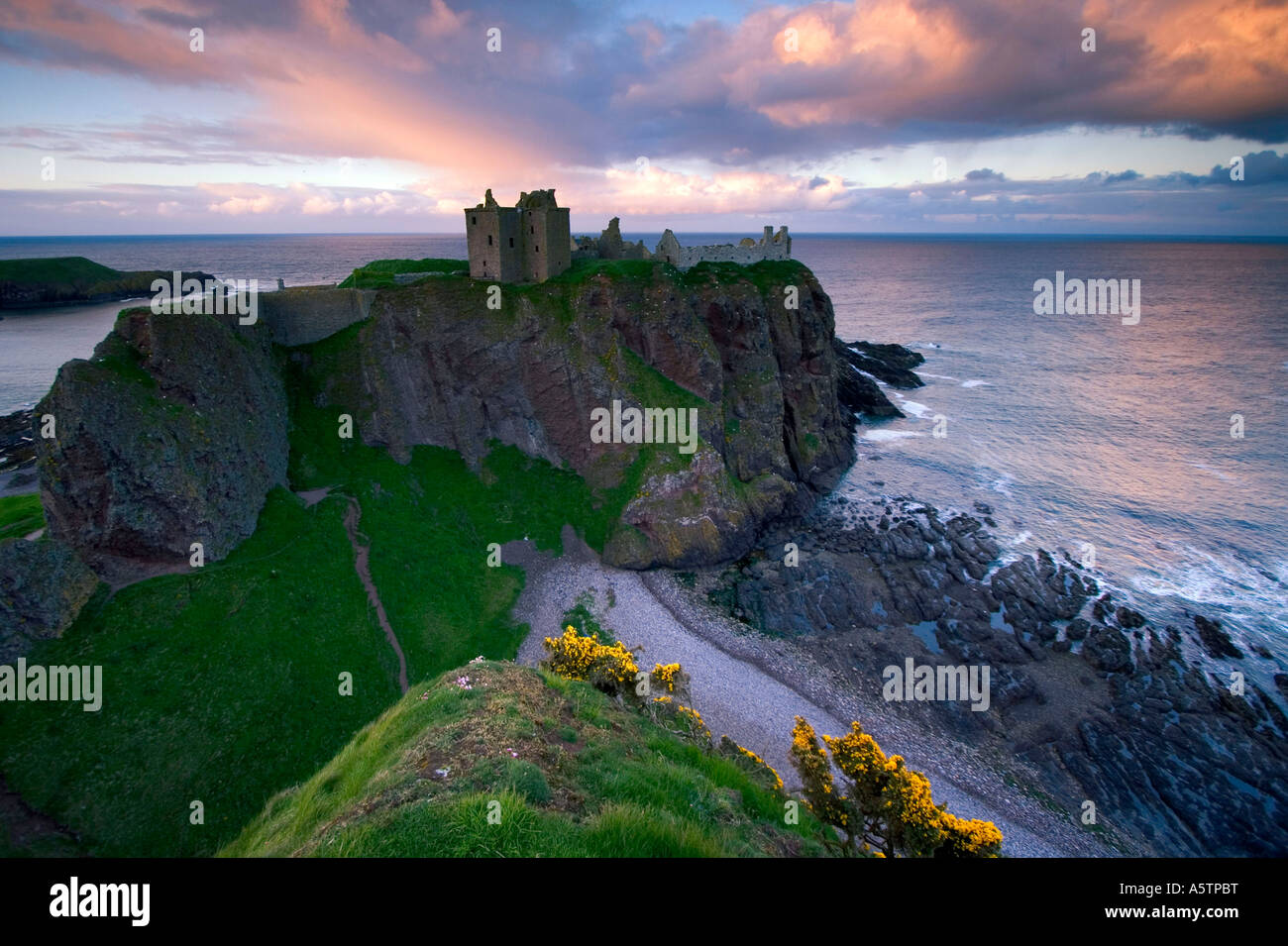 Dunnottar Castle Stock Photo Alamy