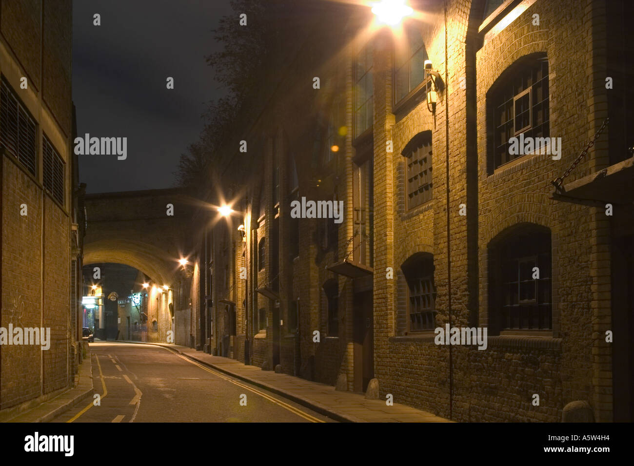 London Street At Night High Resolution Stock Photography and Images - Alamy