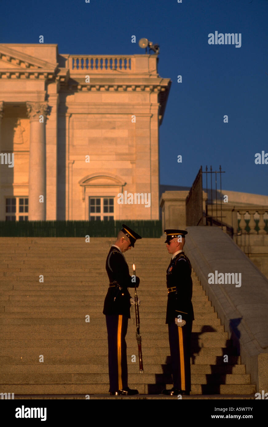 hl0464 changing guard tomb unknown soldier arlington virginia