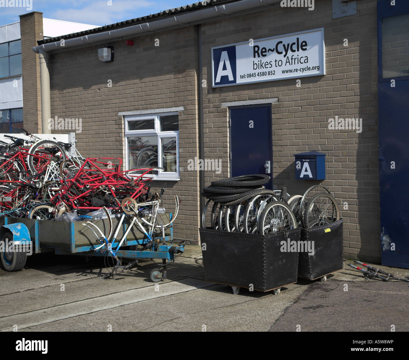 Re-Cycle charity recycling bikes for Africa, Colchester, Essex, England Stock Photo
