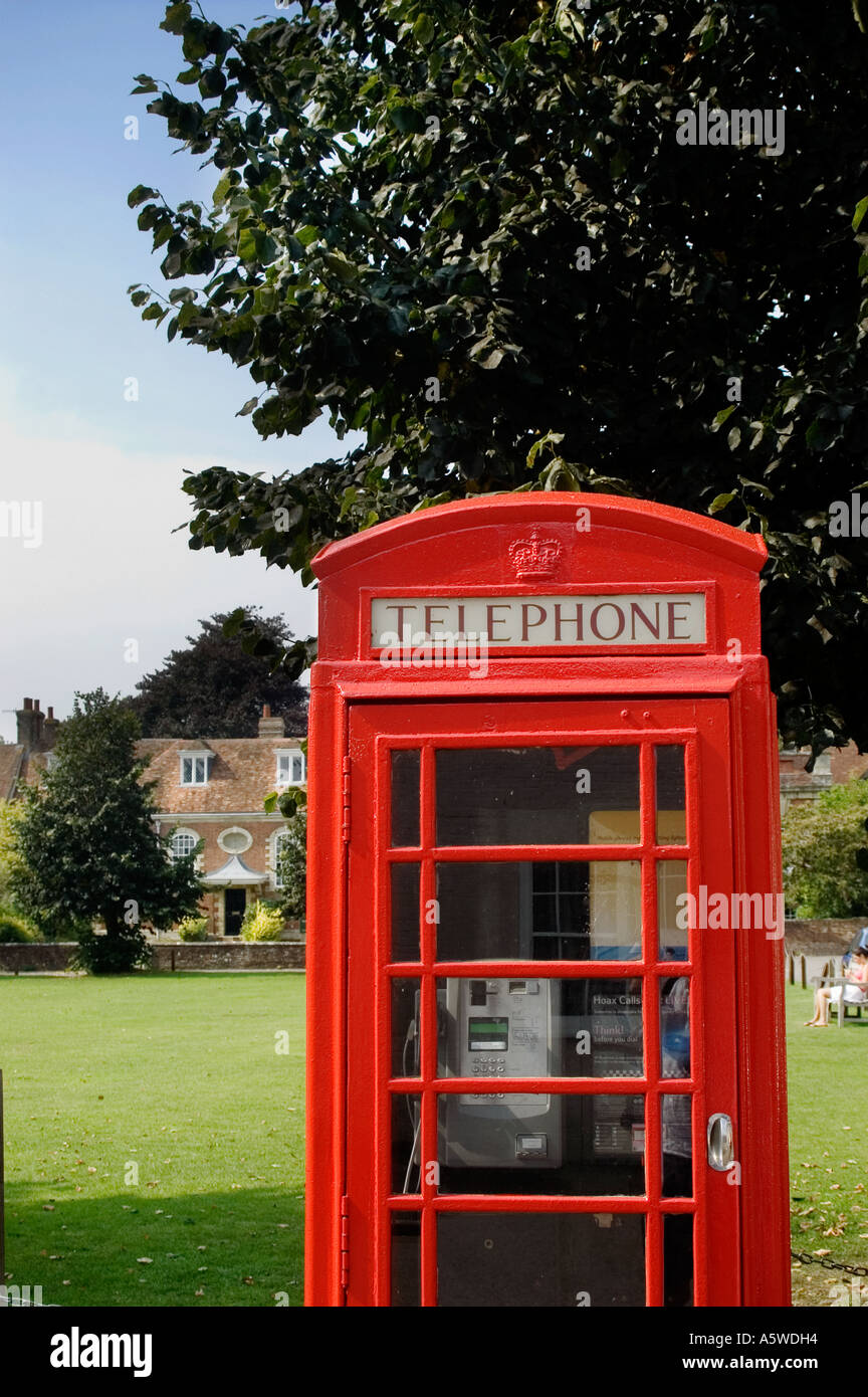 Old fashioned red telephone box hi-res stock photography and images - Alamy