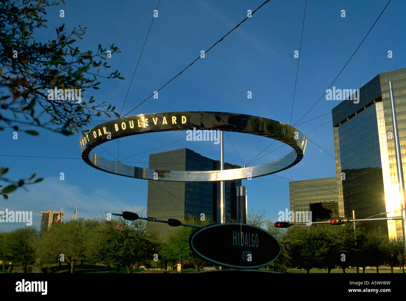 Painet Hk2845 Dallas Texas Houston Modern Architecture Loop Ring Stock Photo Alamy