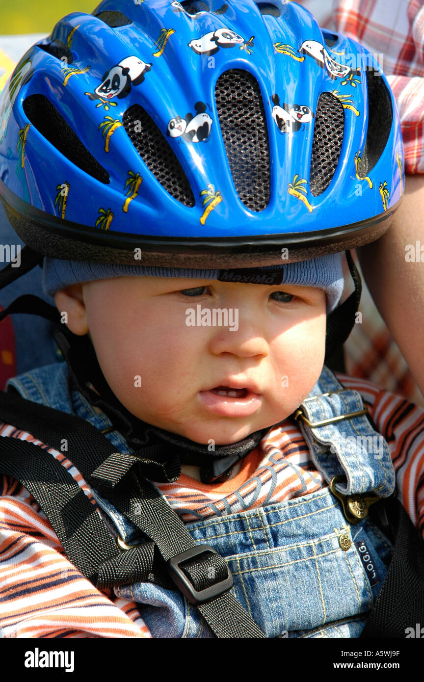 do babies need helmets in bike seats
