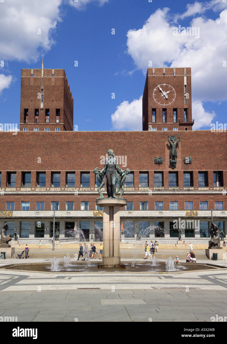 City hall statues oslo norway hi-res stock photography and images - Alamy