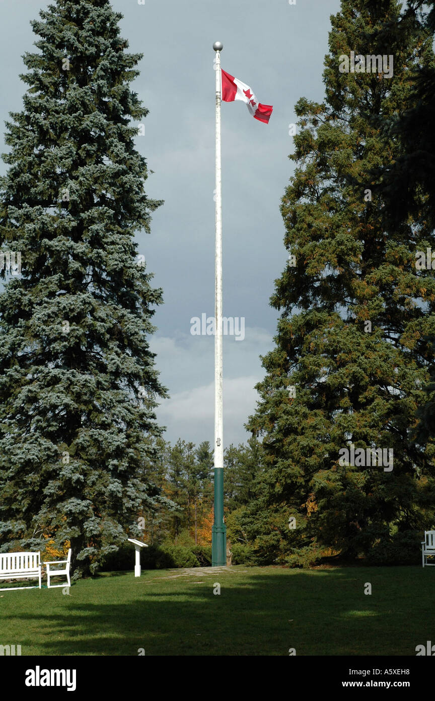 Canadian Maple Leaf flag flying over the Mackenzie King Estate