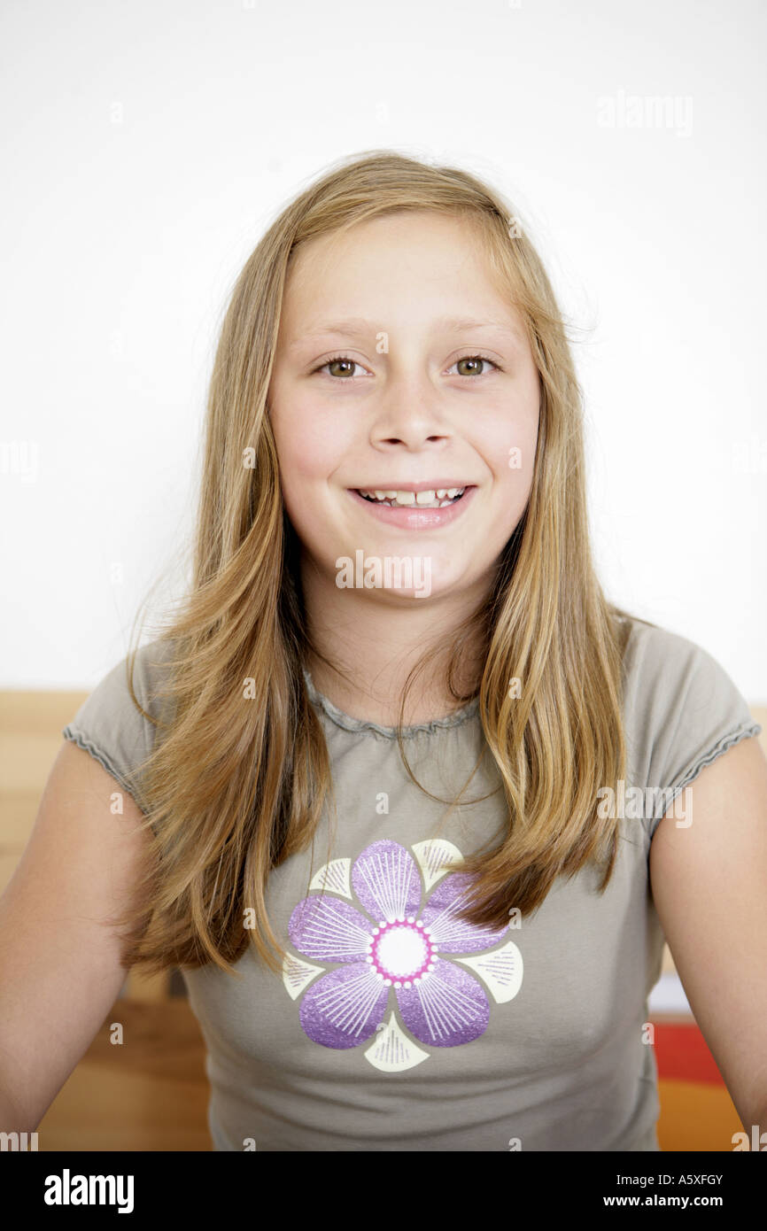 Girl smiling close up portrait Stock Photo - Alamy