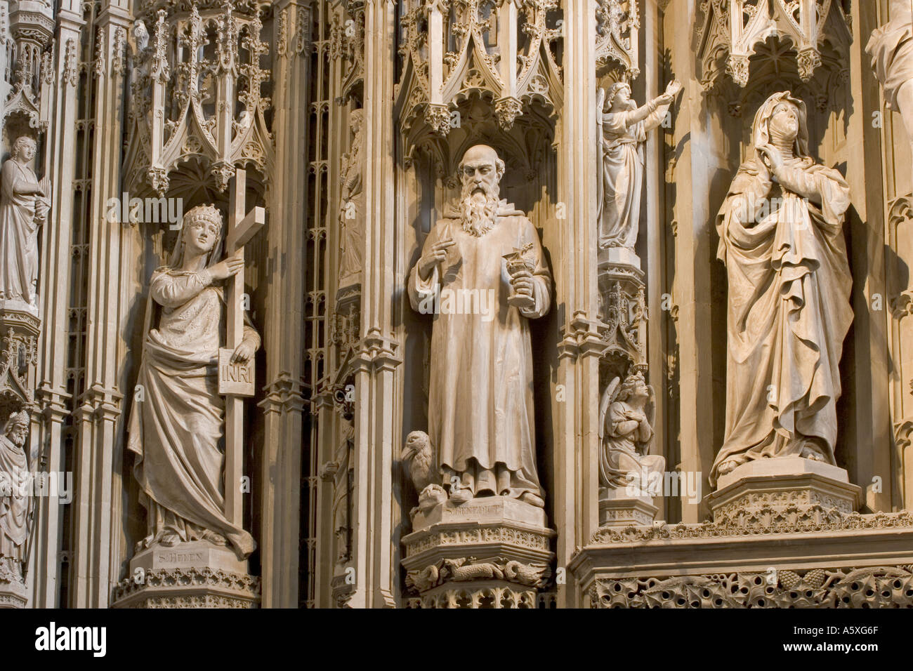 High altar screen hi-res stock photography and images - Alamy