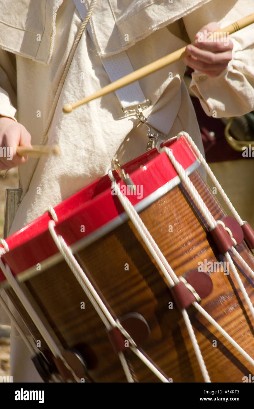 Continental army drum hi-res stock photography and images - Alamy