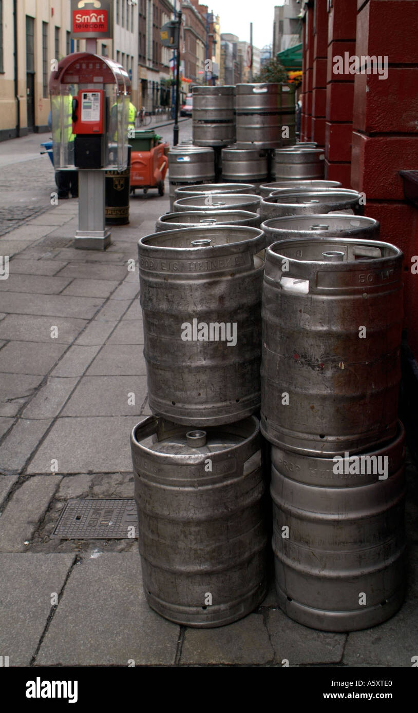 Pub barrels hires stock photography and images Alamy