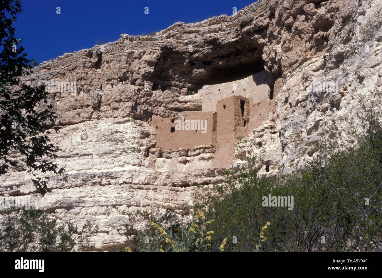 Horizontal View of Montezuma Castle National Monument Stock Photo Alamy