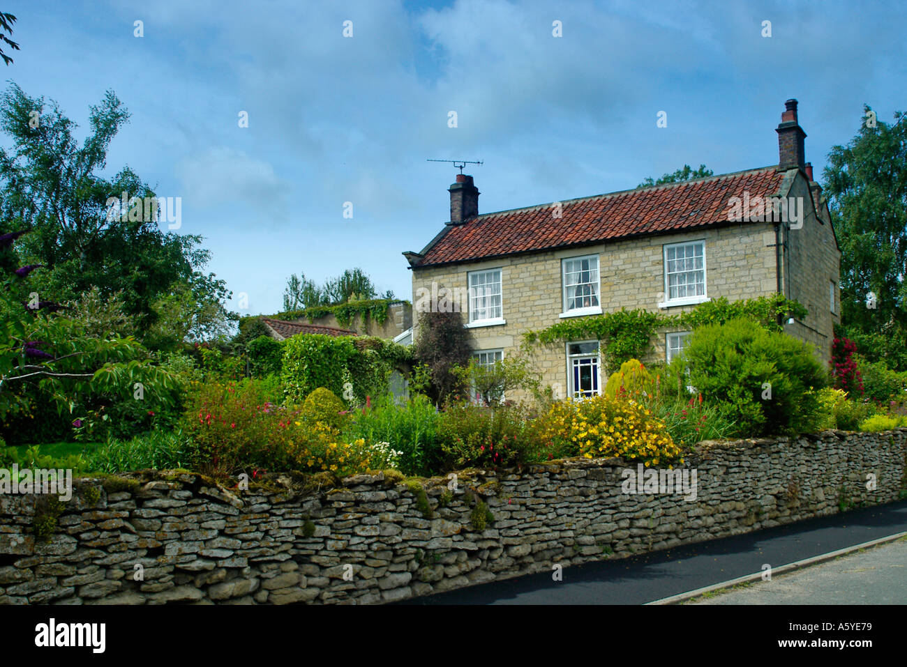 Ebberston hi-res stock photography and images - Alamy