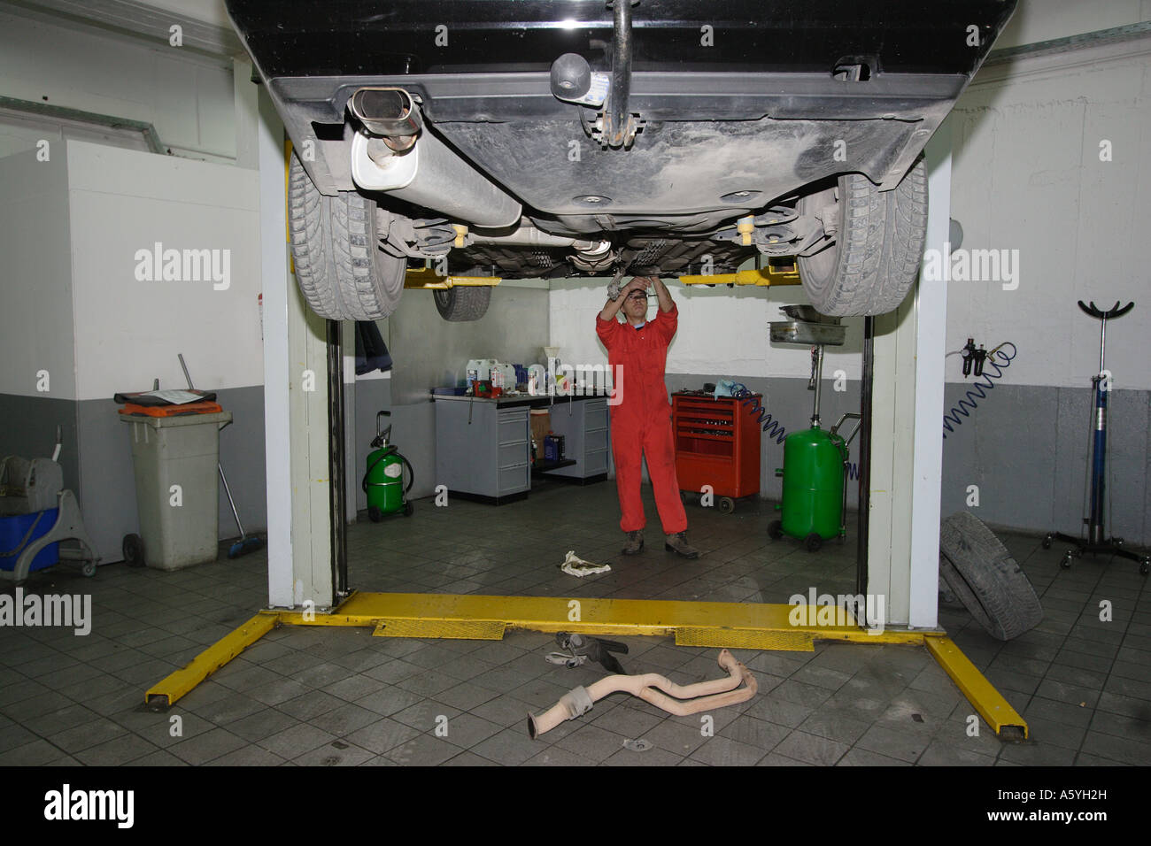 car shop mercedes benz Stock Photo Alamy