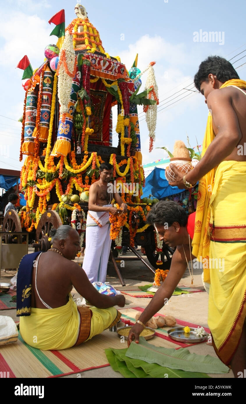 Priests prepare pooja for Maha shivratri , Maha shivratri , Koti linga ...