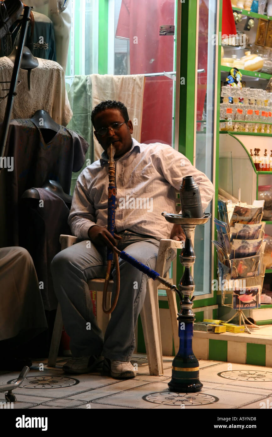 Smoking water pipe hires stock photography and images Alamy