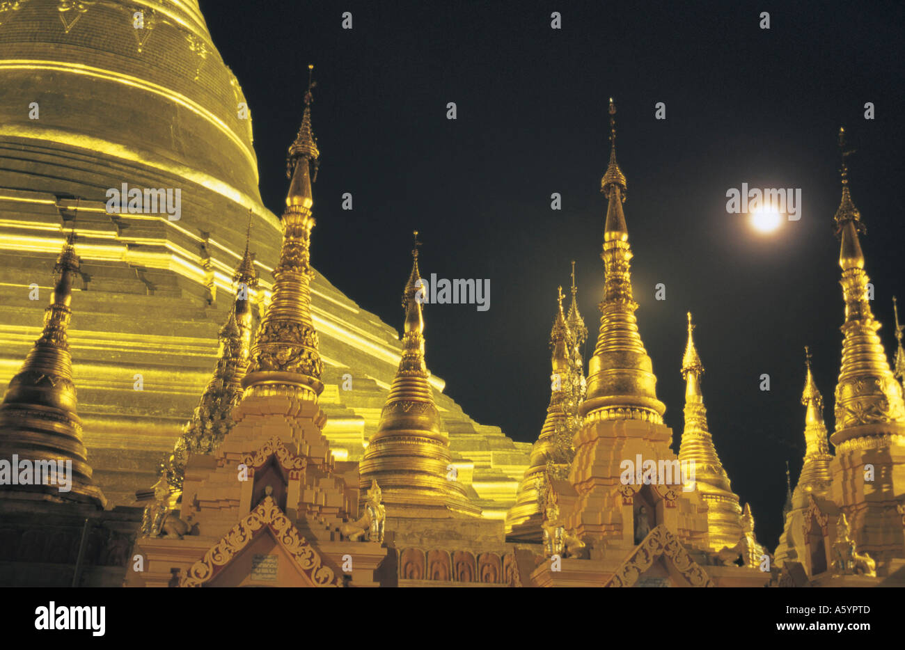 Yangon night hi-res stock photography and images - Alamy