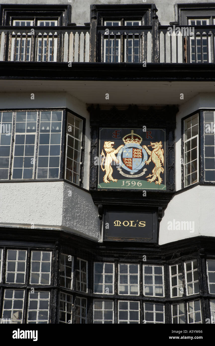 MOLLS COFFEE SHOP CATHEDRAL YARD SQUARE CLOSE EXETER Stock Photo Alamy