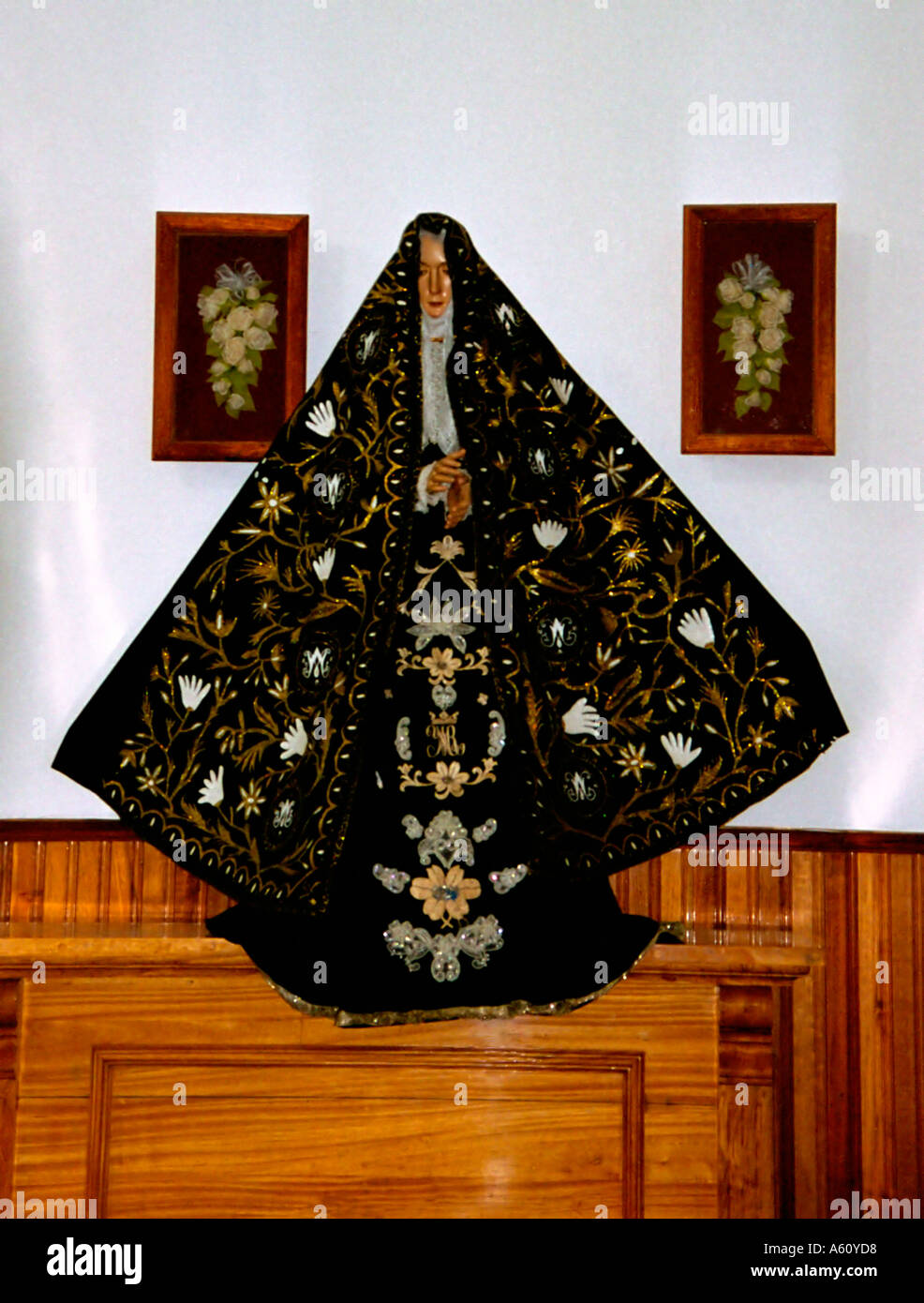 black and gold mexican dress Girl's Toddler Mexican Fiesta Floral Embroidered Dress All SIzes Kimon –  Artesanias Camila main image 0