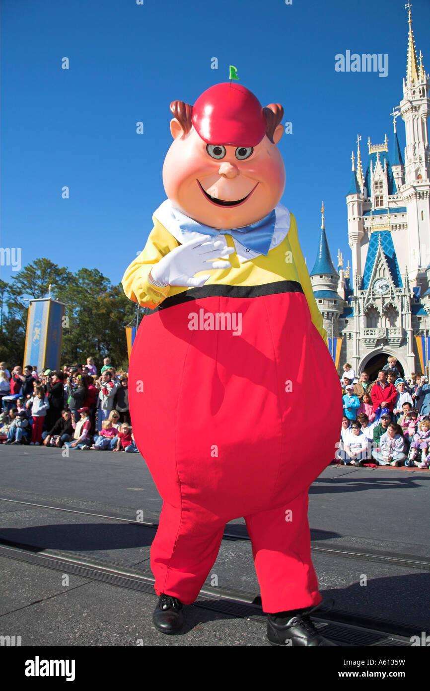 Tweedle Dum, Tweedle, Dee, Disney Dreams Come True Parade, Magic Kingdom,  Disney World, Orlando, Florida, USA Stock Photo - Alamy