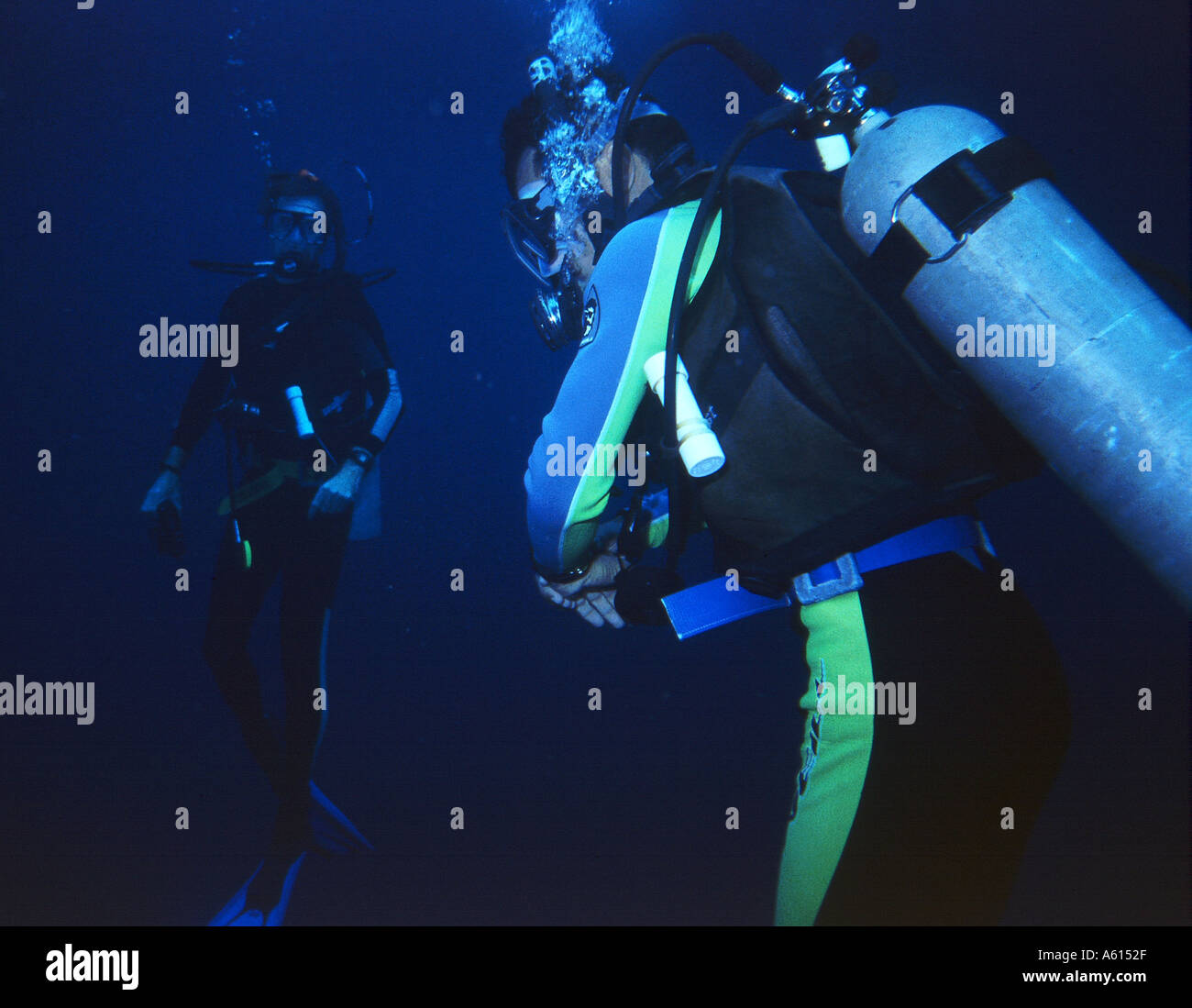 Scuba diver swimming sea hi-res stock photography and images - Alamy