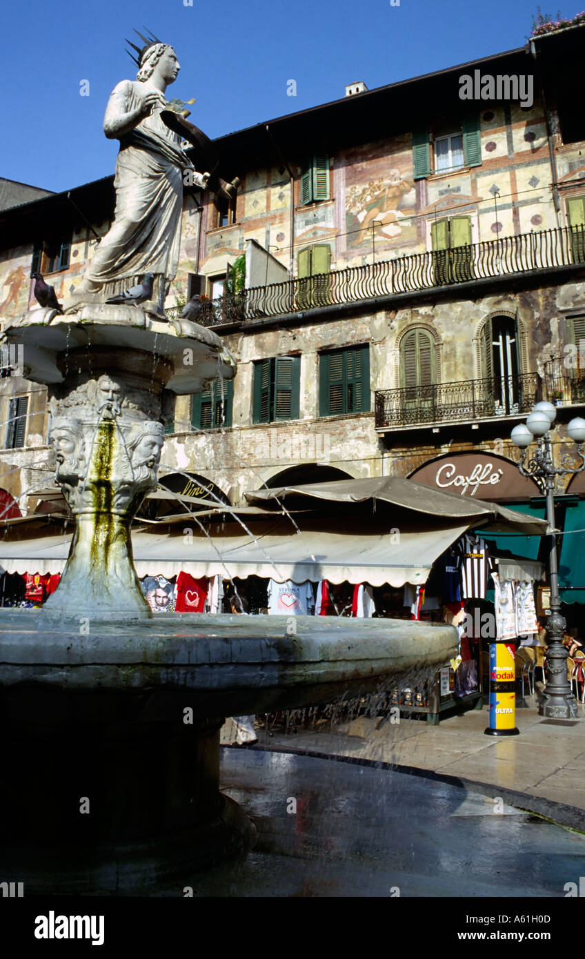 La fontana di madonna verona hi-res stock photography and images - Alamy
