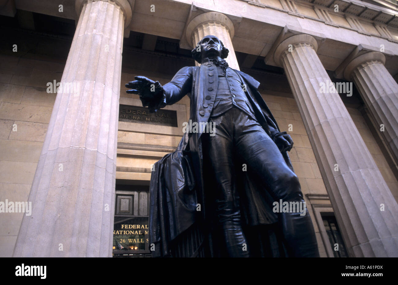 The beauty of the front of the Federal Hall and statue of George ...