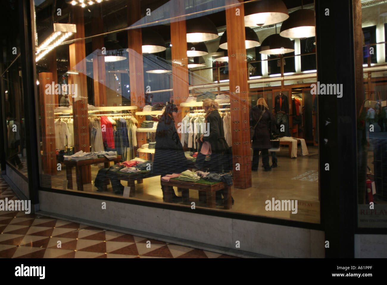 Replay italy sale store