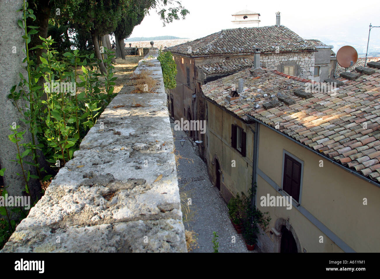 Fumone hi-res stock photography and images - Alamy, image size:1300x956