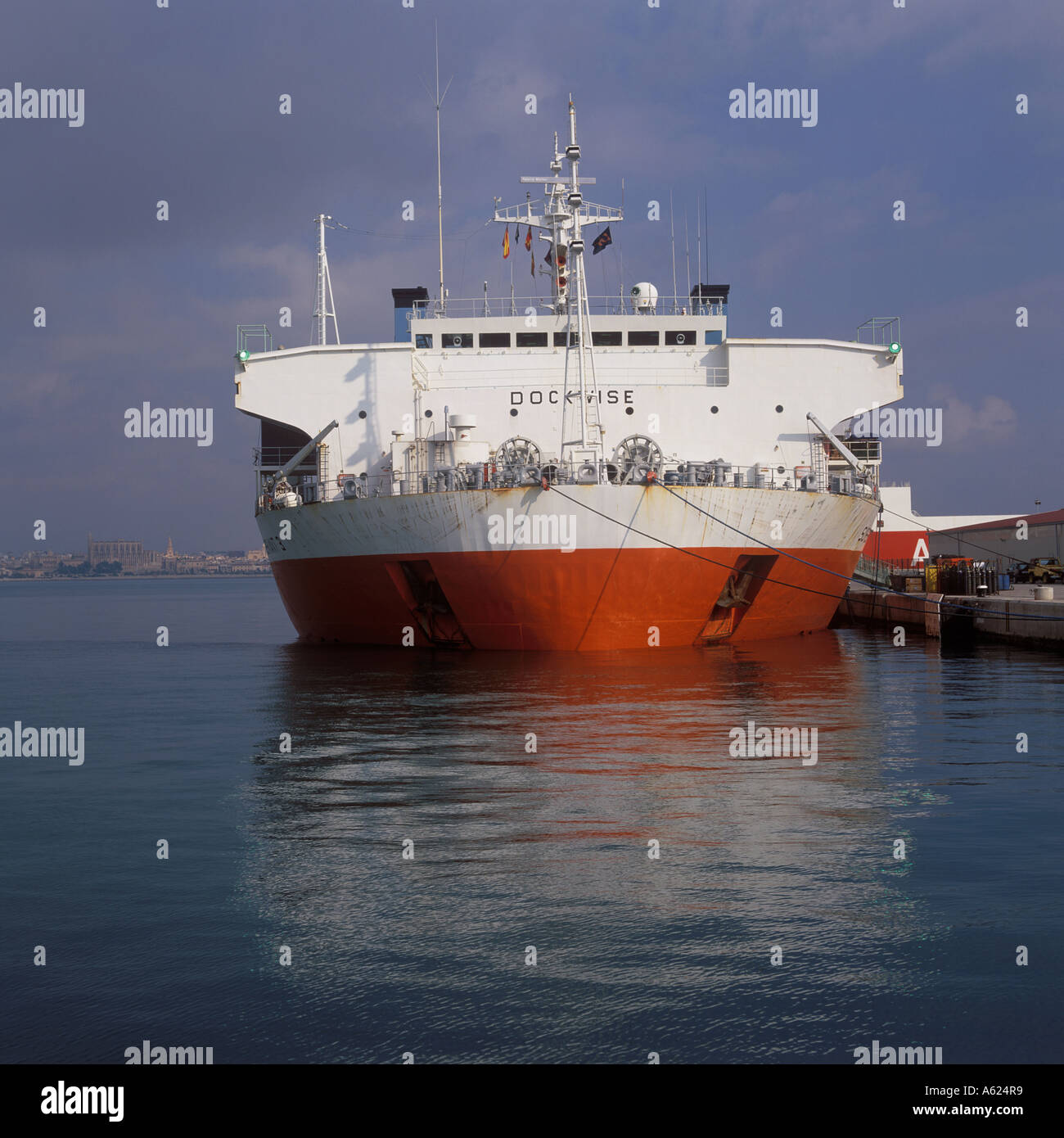 Dockwise Yacht Transport semi submersible yacht carrier Super Servant 3 semi submerged during loading in Palma de Mallorca. Stock Photo