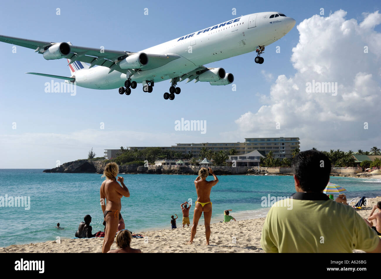 St Maarten aircraft landing Stock Photo Alamy