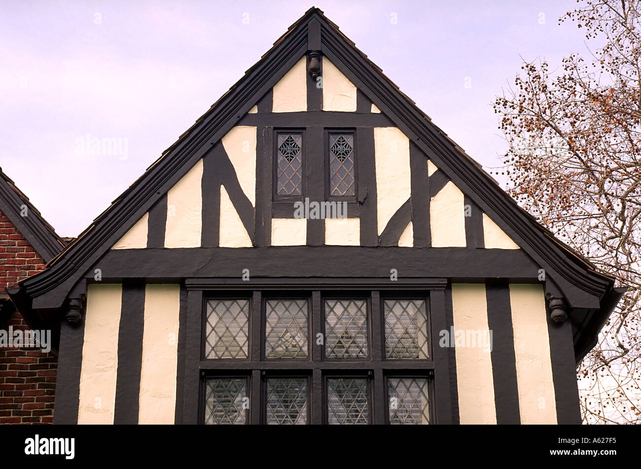 Decorative gable end tudor house hires stock photography and images