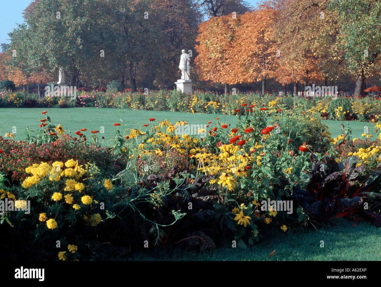 Paris, Le Jardin des Tuileries, Gartenanlage Stock Photo Alamy