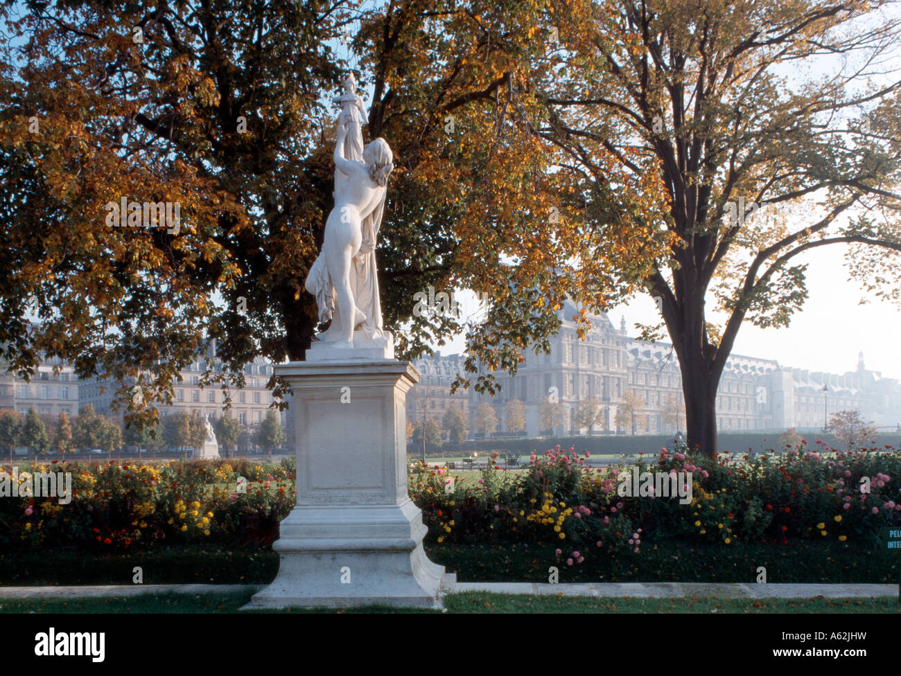 Paris, Le Jardin des Tuileries, Gartenanlage Stock Photo Alamy