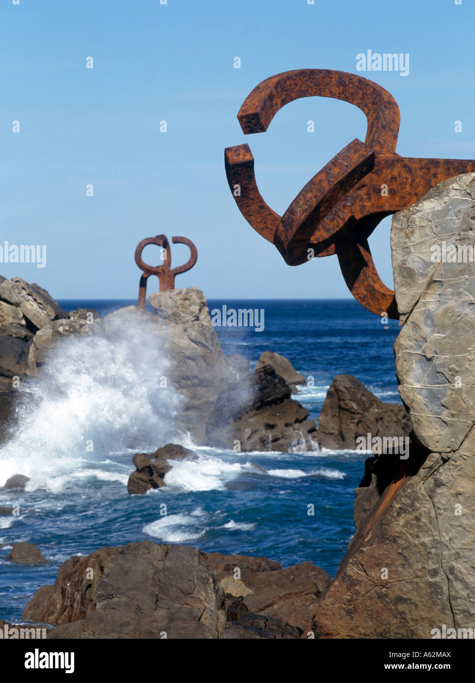 San Sebastian, 'Kamm der Winde', Eduardo Chillida, Plaza de los Peines del Viento Stock Photo