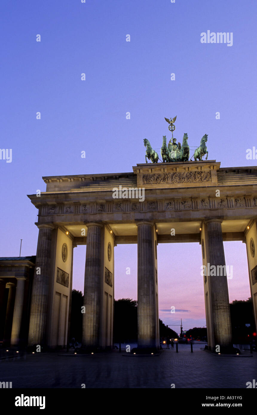 Triumphal arch of the 18th century Brandenburg Gate w statue of the Goddess  Nike on Pariser Platz Berlin Germany Stock Photo - Alamy
