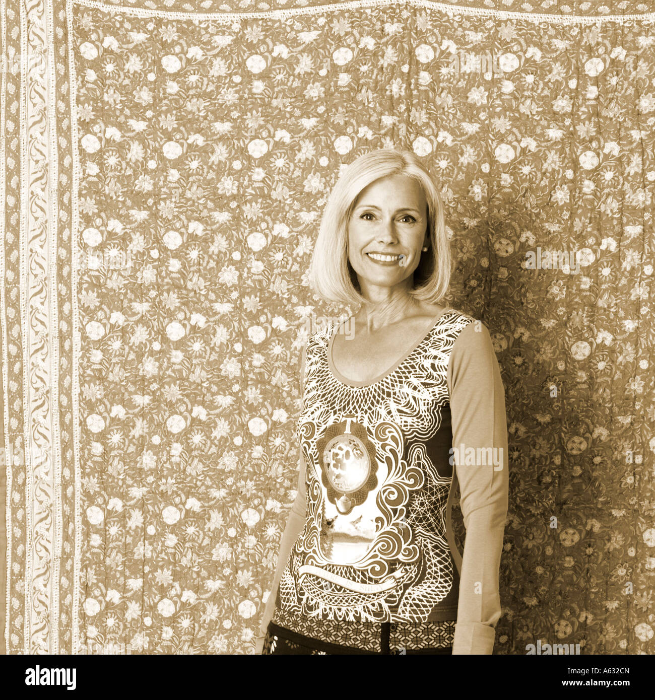 Mature woman floral skirt hi-res stock photography and images - Alamy