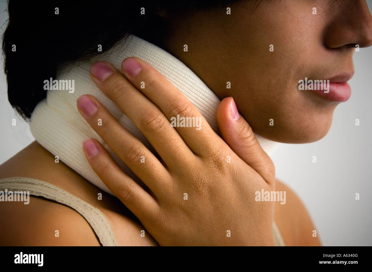 Neck Brace Woman Stock Photos & Neck Brace Woman Stock Images Alamy