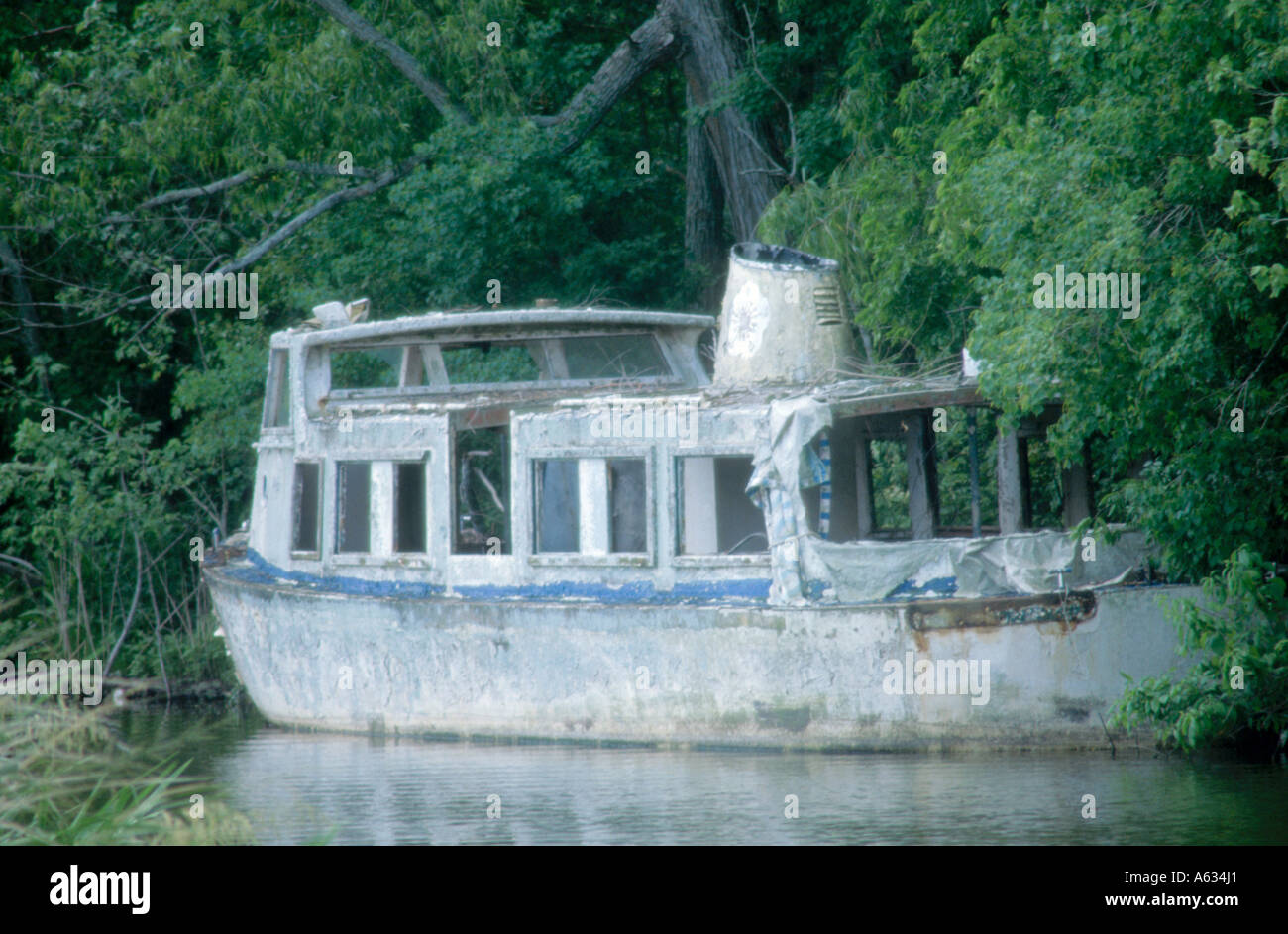 Old boat in swamp, Mississippi, New Orleans, Louisiana, USA Stock Photo