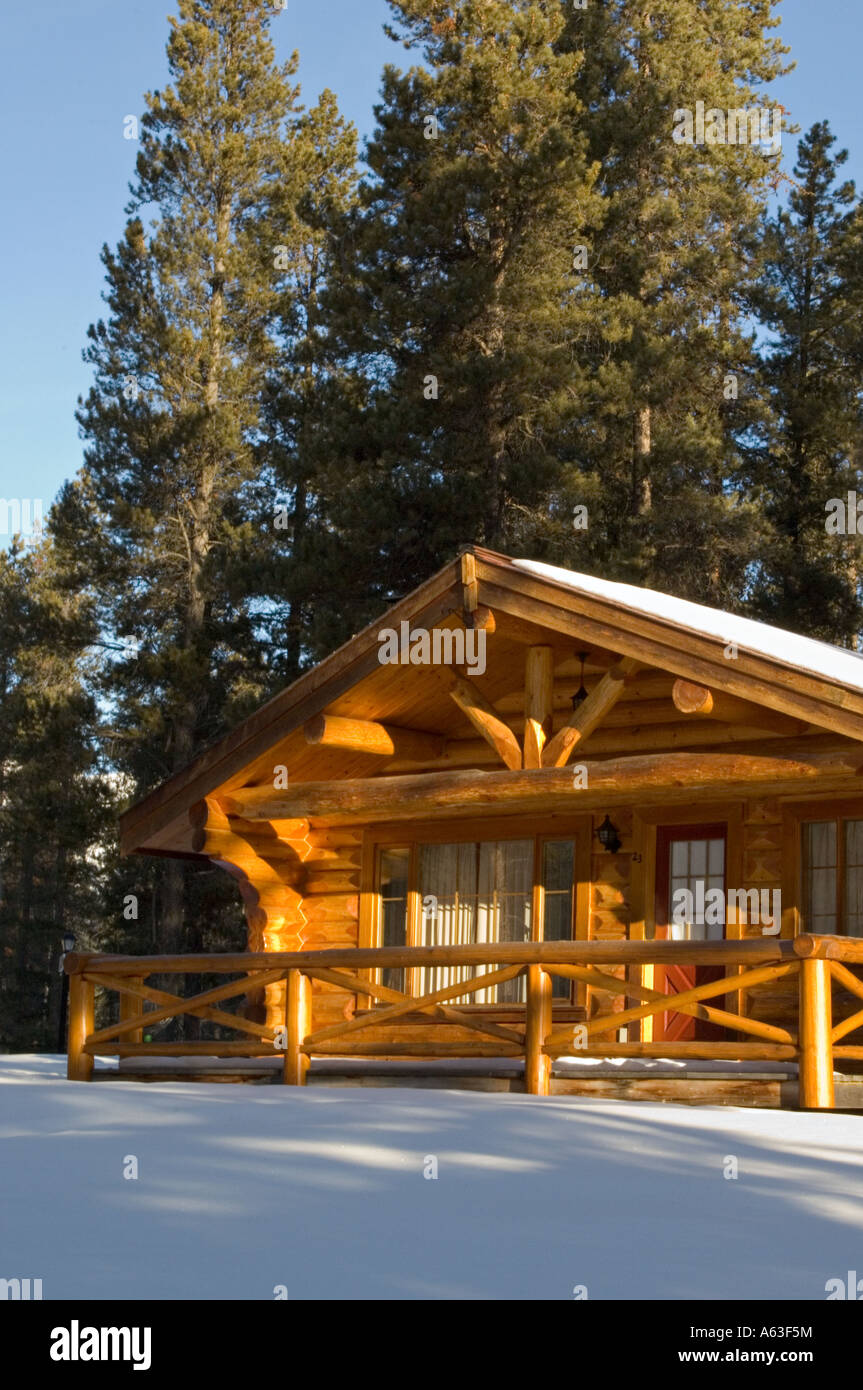 Log Cabin in the wilderness Stock Photo Alamy