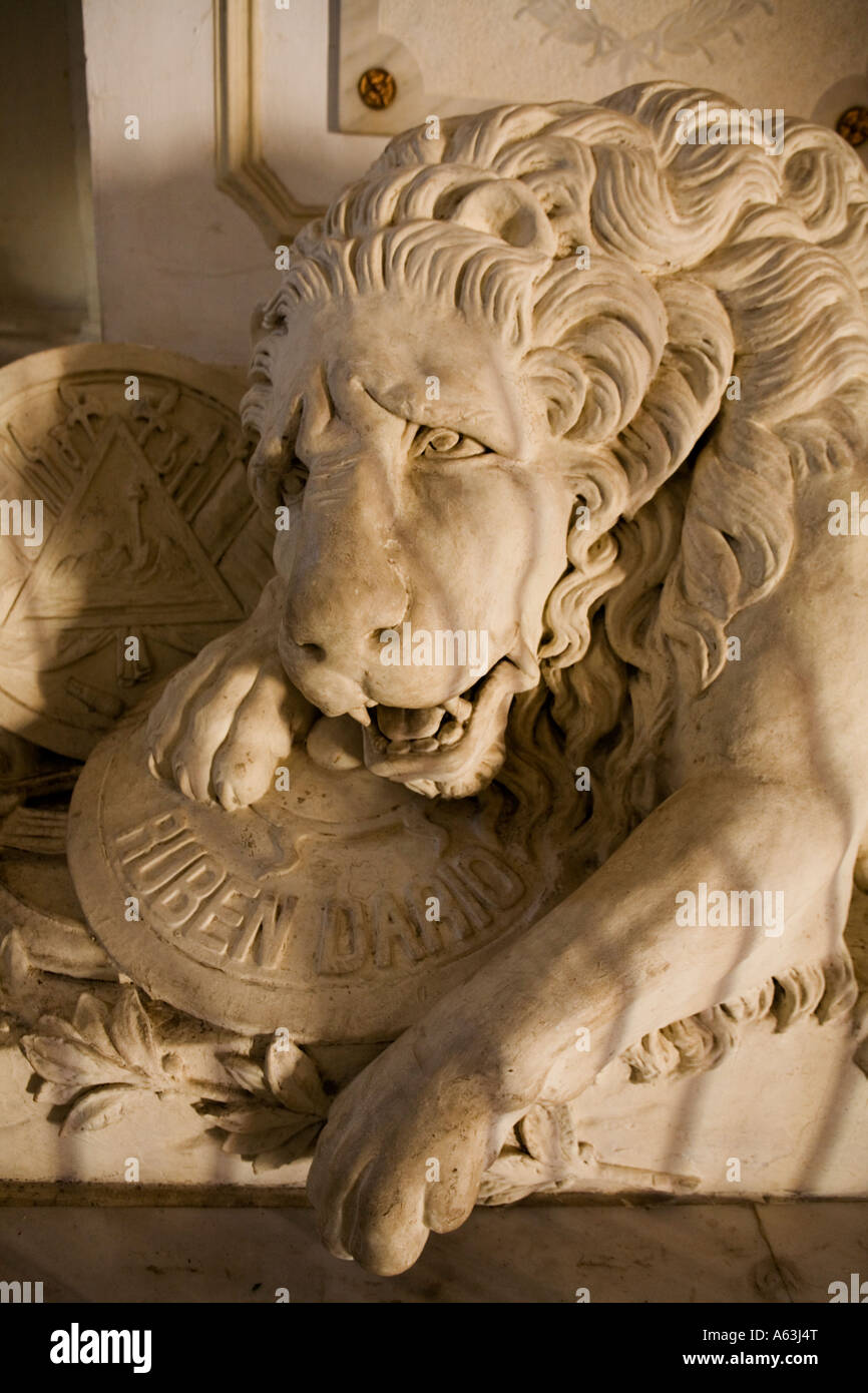 Weeping Lion Grave Of Ruben Dario Main Cathedral Leon Nicaragua Stock Photo Alamy