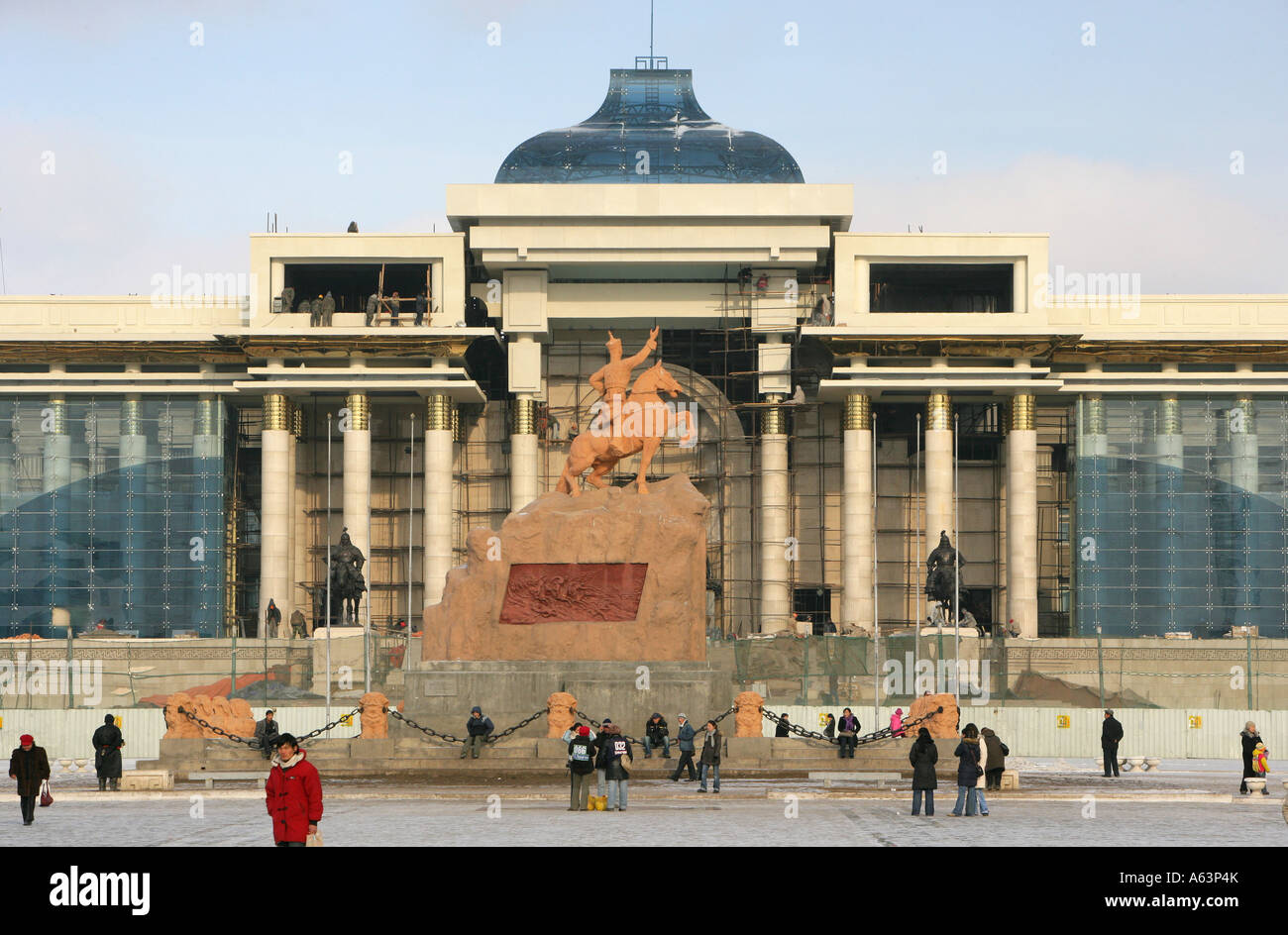 Mongolia - Ulan Baatar Sukhbaatar square with the building site of the renovated parliament building Stock Photo