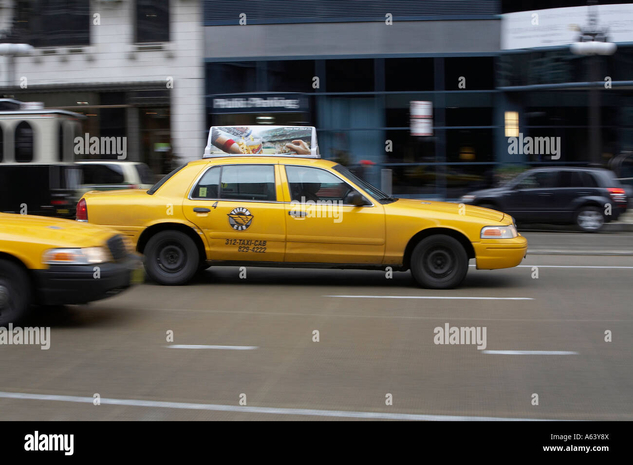 Chicago yellow cab hires stock photography and images Alamy