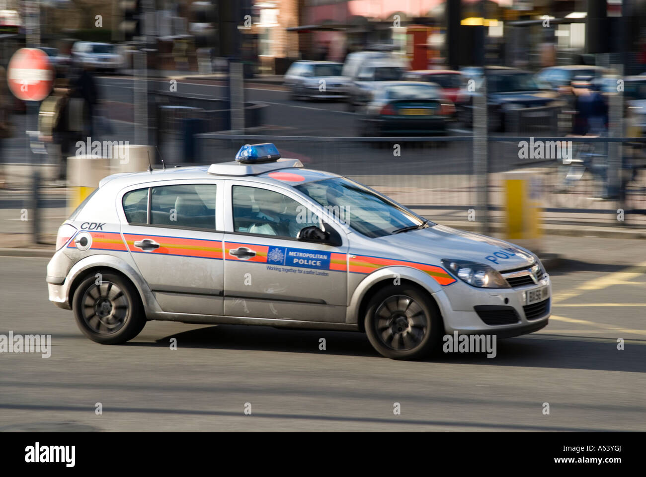 London police car hi-res stock photography and images - Alamy