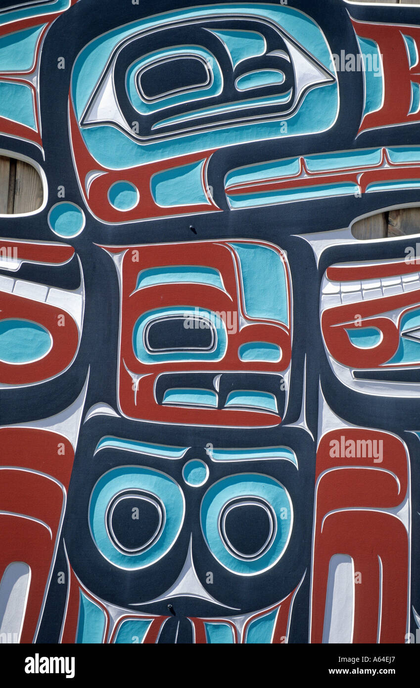 Wood carving of american coastal indians, Washington State, USA Stock Photo Alamy