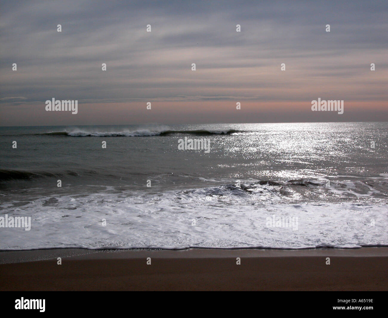 Empty sea beach hi-res stock photography and images - Alamy